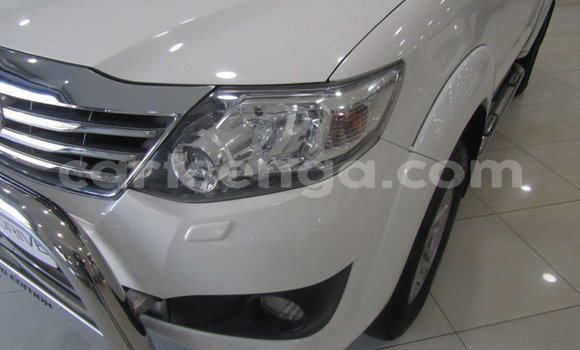 Nunua Ilio tumika Toyota Fortuner White Gari ndani ya Ezulwini nchini Hhohho Nunua Ilio tumika Toyota Fortuner White Gari ndani ya Ezulwini nchini Hhohho
