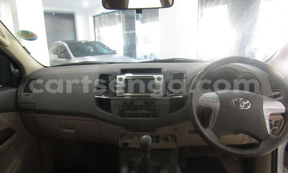 Nunua Ilio tumika Toyota Fortuner White Gari ndani ya Ezulwini nchini Hhohho Nunua Ilio tumika Toyota Fortuner White Gari ndani ya Ezulwini nchini Hhohho