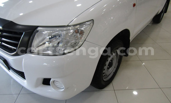 Nunua Ilio tumika Toyota Hilux White Gari ndani ya Ezulwini nchini Hhohho Nunua Ilio tumika Toyota Hilux White Gari ndani ya Ezulwini nchini Hhohho