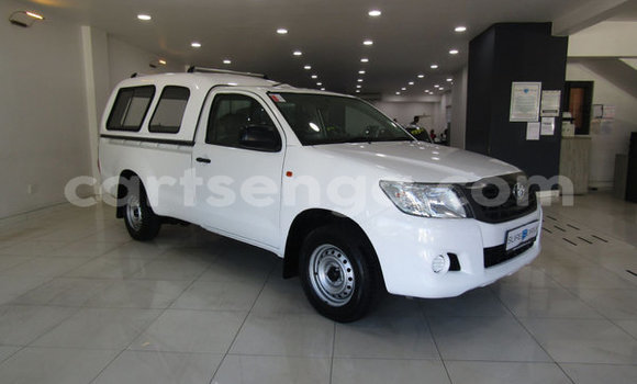 Nunua Ilio tumika Toyota Hilux White Gari ndani ya Ezulwini nchini Hhohho Nunua Ilio tumika Toyota Hilux White Gari ndani ya Ezulwini nchini Hhohho