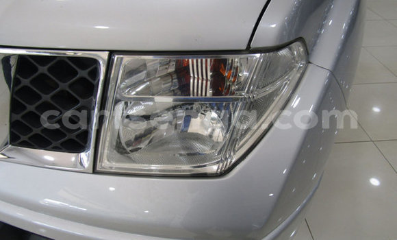 Nunua Ilio tumika Nissan Navara Silver Gari ndani ya Ezulwini nchini Hhohho Nunua Ilio tumika Nissan Navara Silver Gari ndani ya Ezulwini nchini Hhohho