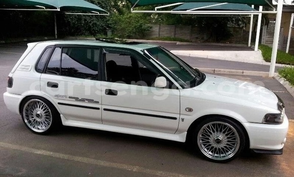 Buy Used Toyota Vitz White Car in Mbabane in Manzini Buy Used Toyota Vitz White Car in Mbabane in Manzini
