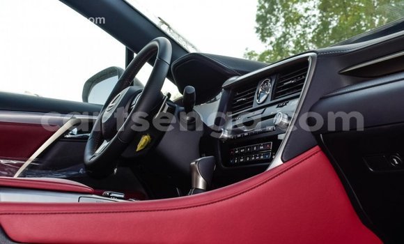 Nunua Imported Lexus RX 300 White Gari ndani ya Import - Dubai nchini Hhohho Nunua Imported Lexus RX 300 White Gari ndani ya Import - Dubai nchini Hhohho