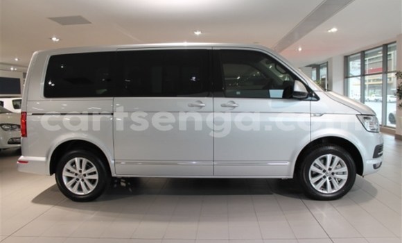 Buy Used Volkswagen Caravelle Silver Car in Matsapha in Manzini Buy Used Volkswagen Caravelle Silver Car in Matsapha in Manzini