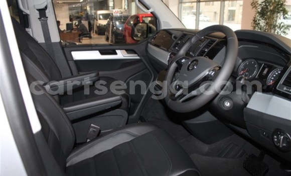 Buy Used Volkswagen Caravelle Silver Car in Matsapha in Manzini Buy Used Volkswagen Caravelle Silver Car in Matsapha in Manzini