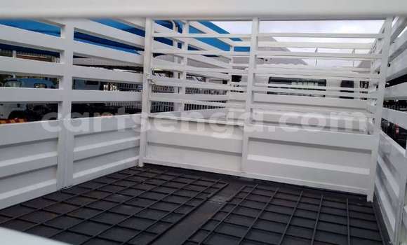 Nunua Ilio tumika Isuzu FTR 850 White Lori ndani ya Mbabane nchini Manzini Nunua Ilio tumika Isuzu FTR 850 White Lori ndani ya Mbabane nchini Manzini