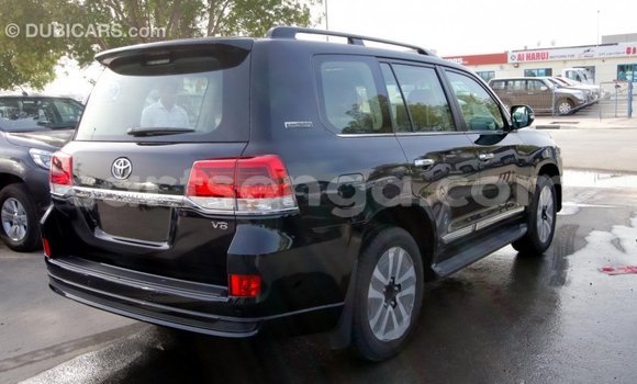 Nunua Imported Toyota Land Cruiser Black Gari ndani ya Import - Dubai nchini Hhohho Nunua Imported Toyota Land Cruiser Black Gari ndani ya Import - Dubai nchini Hhohho