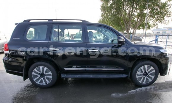 Nunua Imported Toyota Land Cruiser Black Gari ndani ya Import - Dubai nchini Hhohho Nunua Imported Toyota Land Cruiser Black Gari ndani ya Import - Dubai nchini Hhohho
