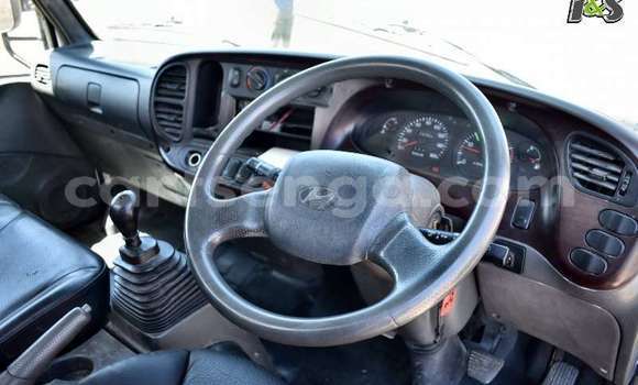 Nunua Ilio tumika Hyundai H200 White Lori ndani ya Mbabane nchini Manzini Nunua Ilio tumika Hyundai H200 White Lori ndani ya Mbabane nchini Manzini