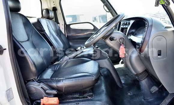 Nunua Ilio tumika Hyundai H200 White Lori ndani ya Mbabane nchini Manzini Nunua Ilio tumika Hyundai H200 White Lori ndani ya Mbabane nchini Manzini