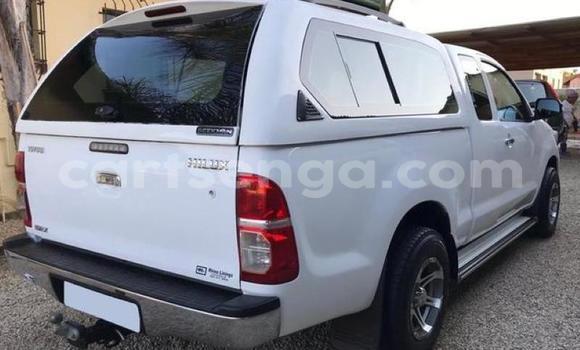 Acheter Occasion Voiture Toyota Hilux Blanc à Big Bend, Lubombo District Acheter Occasion Voiture Toyota Hilux Blanc à Big Bend, Lubombo District