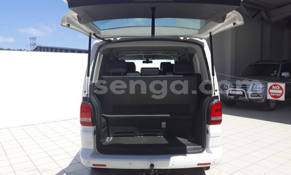 Buy Used Volkswagen Caravelle White Car in Big Bend in Lubombo Buy Used Volkswagen Caravelle White Car in Big Bend in Lubombo