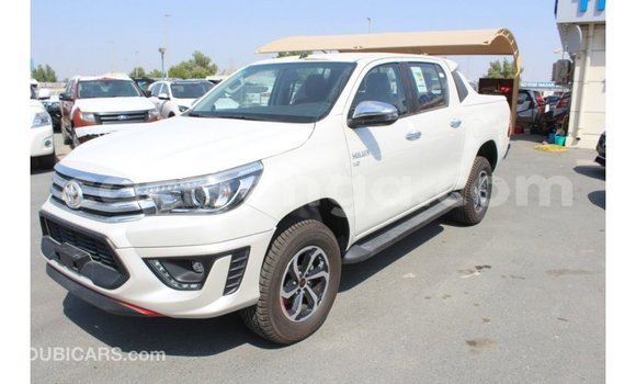 Nunua Imported Toyota Hilux White Gari ndani ya Import - Dubai nchini Hhohho Nunua Imported Toyota Hilux White Gari ndani ya Import - Dubai nchini Hhohho