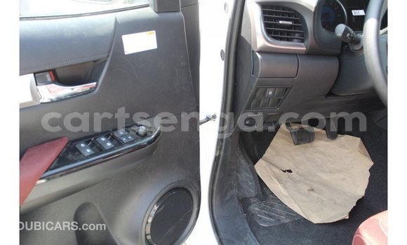 Nunua Imported Toyota Hilux White Gari ndani ya Import - Dubai nchini Hhohho Nunua Imported Toyota Hilux White Gari ndani ya Import - Dubai nchini Hhohho
