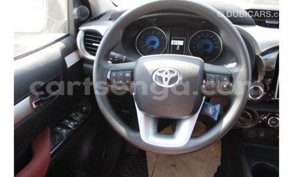 Nunua Imported Toyota Hilux White Gari ndani ya Import - Dubai nchini Hhohho Nunua Imported Toyota Hilux White Gari ndani ya Import - Dubai nchini Hhohho