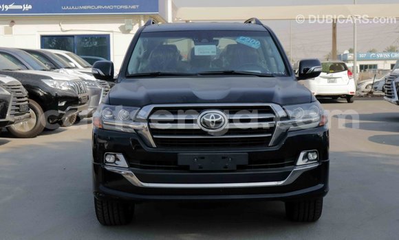 Nunua Imported Toyota Land Cruiser Black Gari ndani ya Import - Dubai nchini Hhohho Nunua Imported Toyota Land Cruiser Black Gari ndani ya Import - Dubai nchini Hhohho