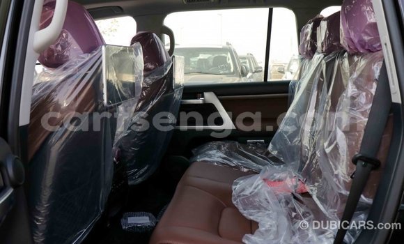 Nunua Imported Toyota Land Cruiser Black Gari ndani ya Import - Dubai nchini Hhohho Nunua Imported Toyota Land Cruiser Black Gari ndani ya Import - Dubai nchini Hhohho