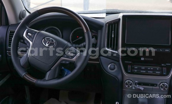Nunua Imported Toyota Land Cruiser Black Gari ndani ya Import - Dubai nchini Hhohho Nunua Imported Toyota Land Cruiser Black Gari ndani ya Import - Dubai nchini Hhohho