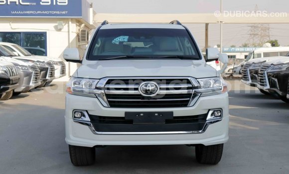 Buy Import Toyota Land Cruiser White Car in Import - Dubai in Hhohho Buy Import Toyota Land Cruiser White Car in Import - Dubai in Hhohho