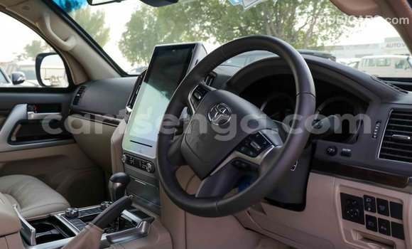 Buy Import Toyota Land Cruiser White Car in Import - Dubai in Hhohho Buy Import Toyota Land Cruiser White Car in Import - Dubai in Hhohho