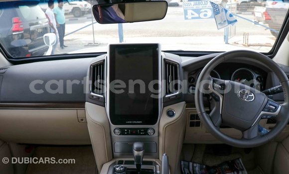 Buy Import Toyota Land Cruiser White Car in Import - Dubai in Hhohho Buy Import Toyota Land Cruiser White Car in Import - Dubai in Hhohho