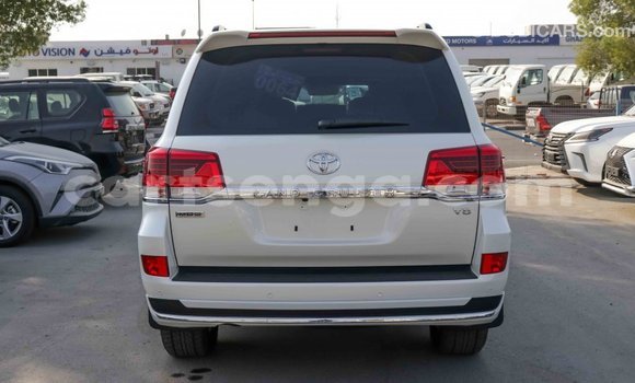 Buy Import Toyota Land Cruiser White Car in Import - Dubai in Hhohho Buy Import Toyota Land Cruiser White Car in Import - Dubai in Hhohho