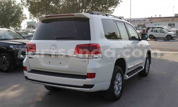 Buy Import Toyota Land Cruiser White Car in Import - Dubai in Hhohho Buy Import Toyota Land Cruiser White Car in Import - Dubai in Hhohho