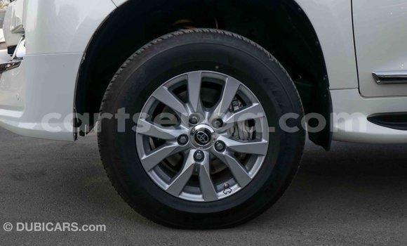 Buy Import Toyota Land Cruiser White Car in Import - Dubai in Hhohho Buy Import Toyota Land Cruiser White Car in Import - Dubai in Hhohho
