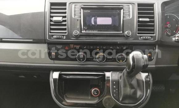 Buy Used Volkswagen Caravelle White Car in Mbabane in Manzini Buy Used Volkswagen Caravelle White Car in Mbabane in Manzini