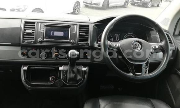 Buy Used Volkswagen Caravelle White Car in Mbabane in Manzini Buy Used Volkswagen Caravelle White Car in Mbabane in Manzini