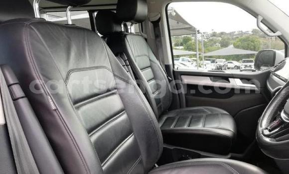 Buy Used Volkswagen Caravelle White Car in Mbabane in Manzini Buy Used Volkswagen Caravelle White Car in Mbabane in Manzini