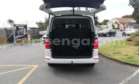 Buy Used Volkswagen Caravelle White Car in Mbabane in Manzini Buy Used Volkswagen Caravelle White Car in Mbabane in Manzini