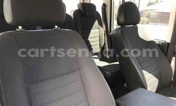 Buy Used Land Rover Defender White Car in Mbabane in Manzini Buy Used Land Rover Defender White Car in Mbabane in Manzini