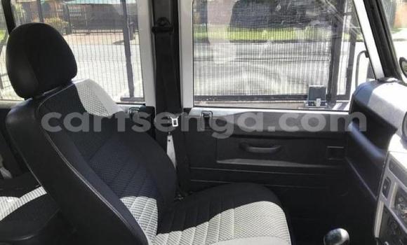 Buy Used Land Rover Defender White Car in Mbabane in Manzini Buy Used Land Rover Defender White Car in Mbabane in Manzini