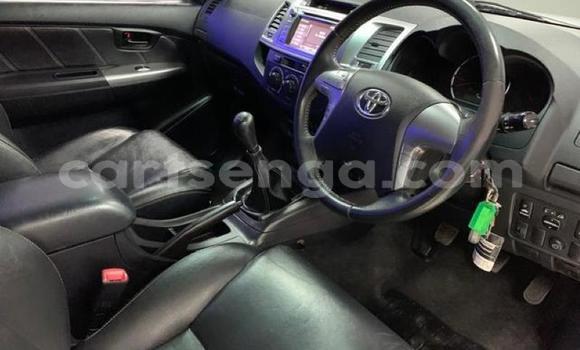 Nunua Ilio tumika Toyota Hilux Silver Gari ndani ya Manzini nchini Manzini Nunua Ilio tumika Toyota Hilux Silver Gari ndani ya Manzini nchini Manzini