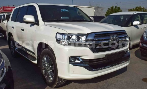 Buy Import Toyota Land Cruiser White Car in Import - Dubai in Hhohho Buy Import Toyota Land Cruiser White Car in Import - Dubai in Hhohho