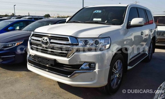 Buy Import Toyota Land Cruiser White Car in Import - Dubai in Hhohho Buy Import Toyota Land Cruiser White Car in Import - Dubai in Hhohho