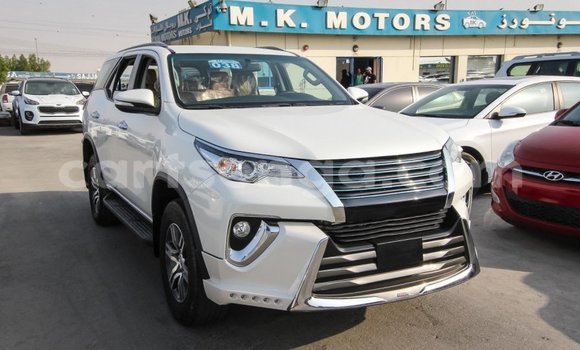 Buy Import Toyota Fortuner White Car in Import - Dubai in Hhohho Buy Import Toyota Fortuner White Car in Import - Dubai in Hhohho