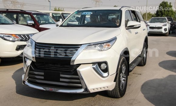 Buy Import Toyota Fortuner White Car in Import - Dubai in Hhohho Buy Import Toyota Fortuner White Car in Import - Dubai in Hhohho
