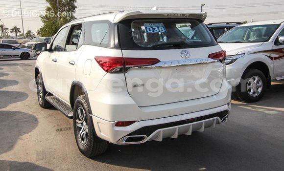 Buy Import Toyota Fortuner White Car in Import - Dubai in Hhohho Buy Import Toyota Fortuner White Car in Import - Dubai in Hhohho