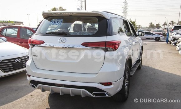Buy Import Toyota Fortuner White Car in Import - Dubai in Hhohho Buy Import Toyota Fortuner White Car in Import - Dubai in Hhohho