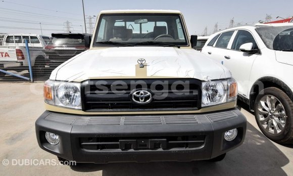 Buy Import Toyota Land Cruiser Beige Car in Import - Dubai in Hhohho Buy Import Toyota Land Cruiser Beige Car in Import - Dubai in Hhohho