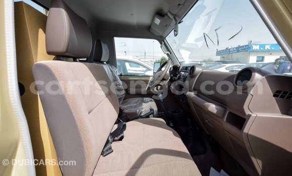 Buy Import Toyota Land Cruiser Beige Car in Import - Dubai in Hhohho Buy Import Toyota Land Cruiser Beige Car in Import - Dubai in Hhohho