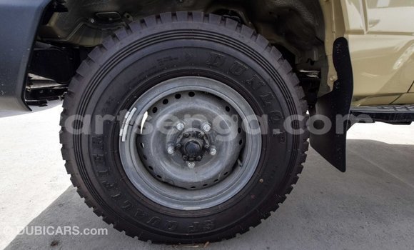 Buy Import Toyota Land Cruiser Beige Car in Import - Dubai in Hhohho Buy Import Toyota Land Cruiser Beige Car in Import - Dubai in Hhohho
