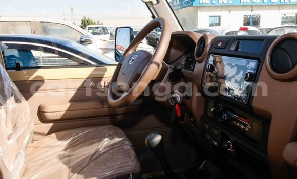 Buy Import Toyota Land Cruiser Beige Car in Import - Dubai in Hhohho Buy Import Toyota Land Cruiser Beige Car in Import - Dubai in Hhohho
