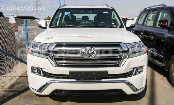 Acheter Import Voiture Toyota Land Cruiser Blanc à Import - Dubai, Hhohho Acheter Import Voiture Toyota Land Cruiser Blanc à Import - Dubai, Hhohho