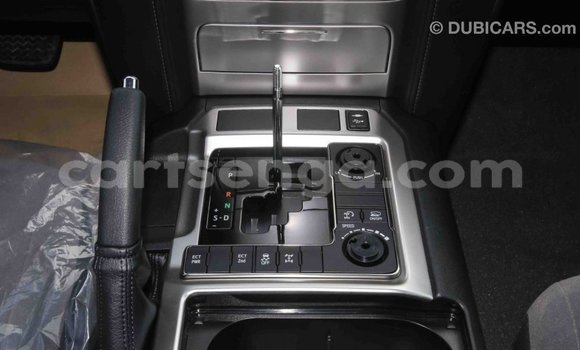 Acheter Import Voiture Toyota Land Cruiser Blanc à Import - Dubai, Hhohho Acheter Import Voiture Toyota Land Cruiser Blanc à Import - Dubai, Hhohho