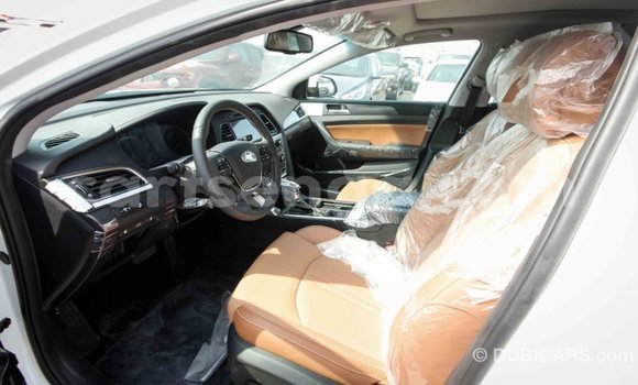 Buy Import Hyundai Sonata White Car in Import - Dubai in Hhohho Buy Import Hyundai Sonata White Car in Import - Dubai in Hhohho