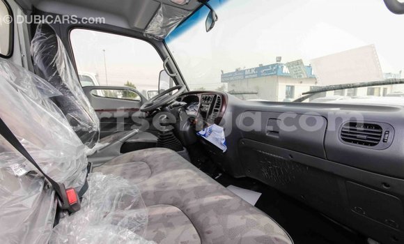 Acheter Import Voiture Hyundai Accent Blanc à Import - Dubai, Hhohho Acheter Import Voiture Hyundai Accent Blanc à Import - Dubai, Hhohho