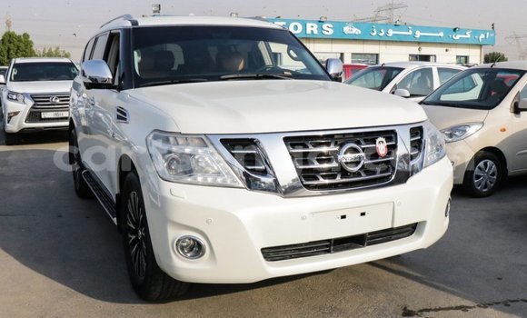 Acheter Import Voiture Nissan Patrol Blanc à Import - Dubai, Hhohho Acheter Import Voiture Nissan Patrol Blanc à Import - Dubai, Hhohho